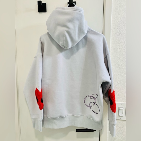 Venque “Amoo love” heart logo hoodie (size: S) - Picture 10 of 16